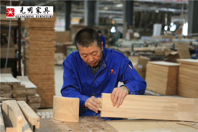 實(shí)木家具的選擇先要知道所用板材是什么！