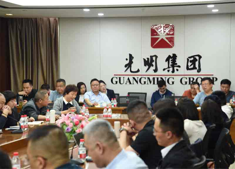 以創(chuàng)新之名·重塑家居未來(lái)丨光明家具2025戰(zhàn)略升級(jí)發(fā)布會(huì)